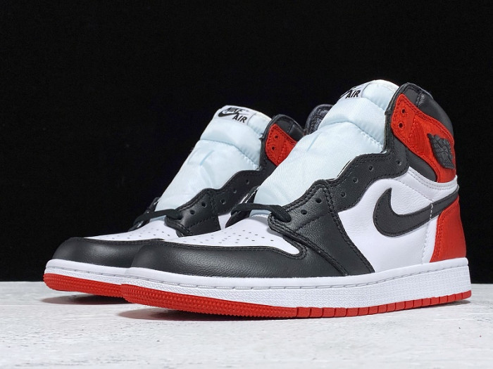 Air Jordan 1 Retro High “Satin Black Toe” CD0461-016