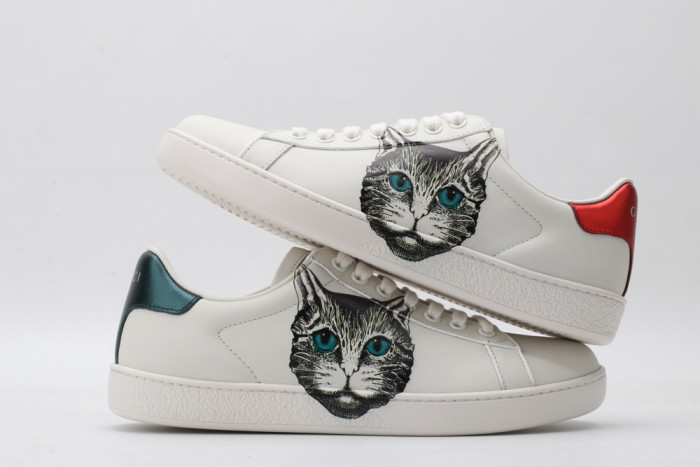 G*u*i low-top sneaker